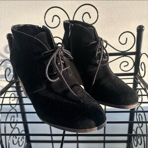 Black lace up wedge Boots